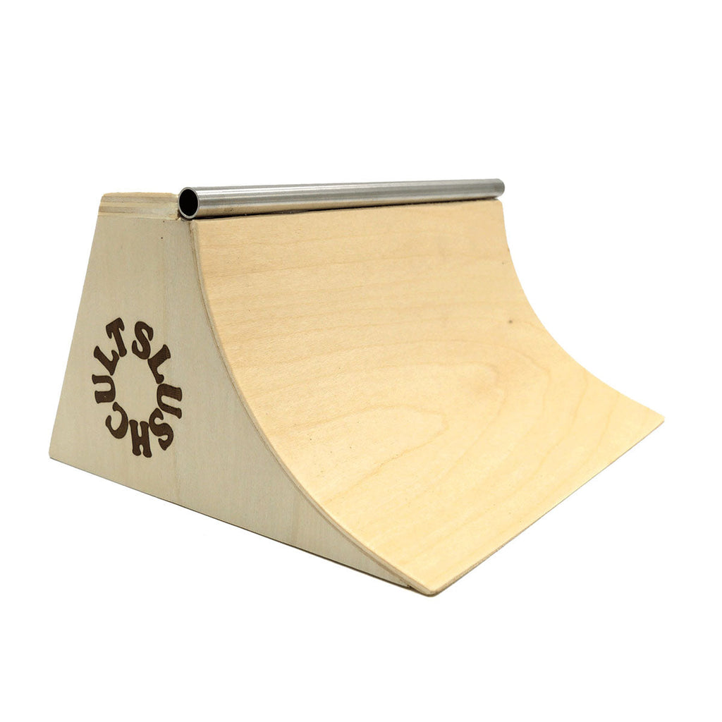 SlushCult Fingerboard Quarterpipe - Wood